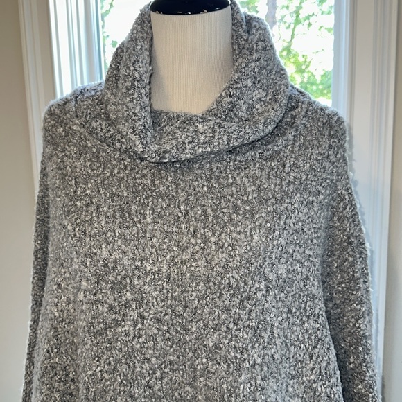 Free People Loose Fit Boucle Cowl neck Sweater, Size S/P, VGUC - Picture 2 of 8